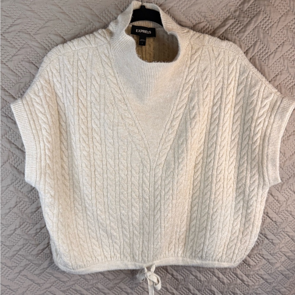 Express Cream Cable-Knit V-Neck Short Sleeve Sweater